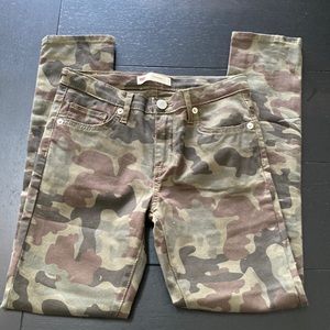 New! Levi’s Kids Camouflaged Olive Night. 711 size 10 big kids. NWOT